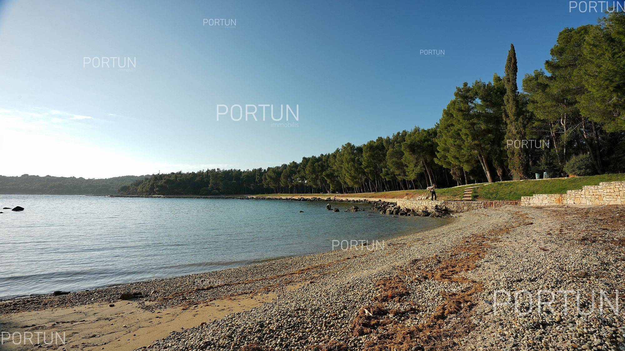 Zemljište na prodaju Rovinj - 40104 - 01