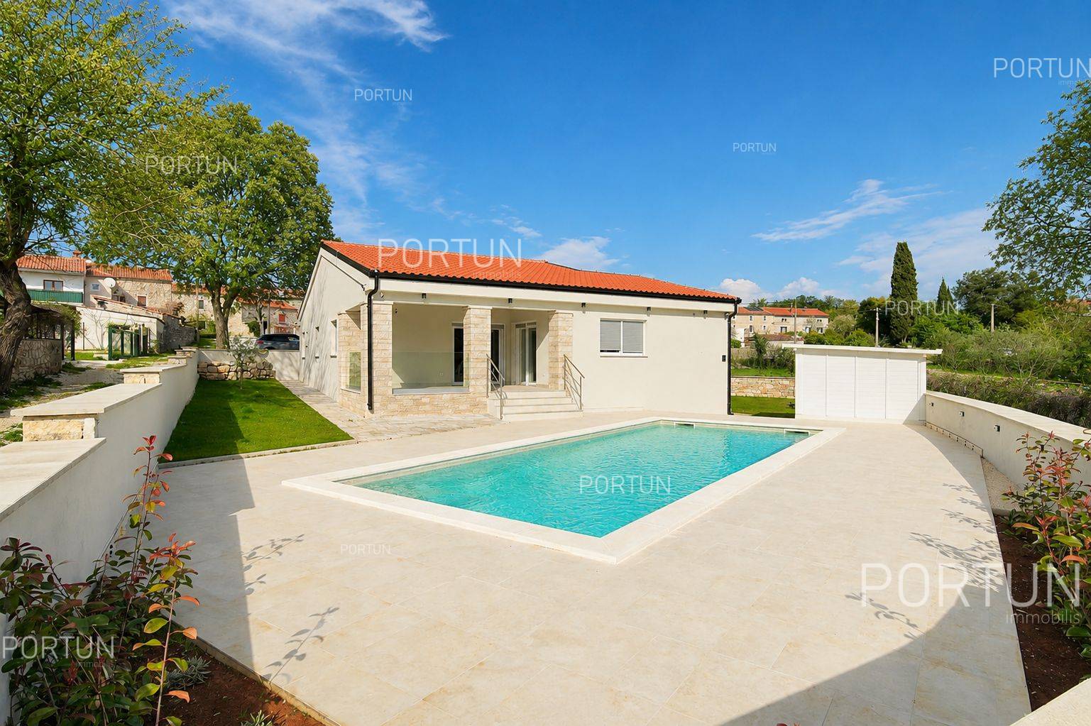 House with pool between Lim bay and Rovinj, Istria - 20888 01