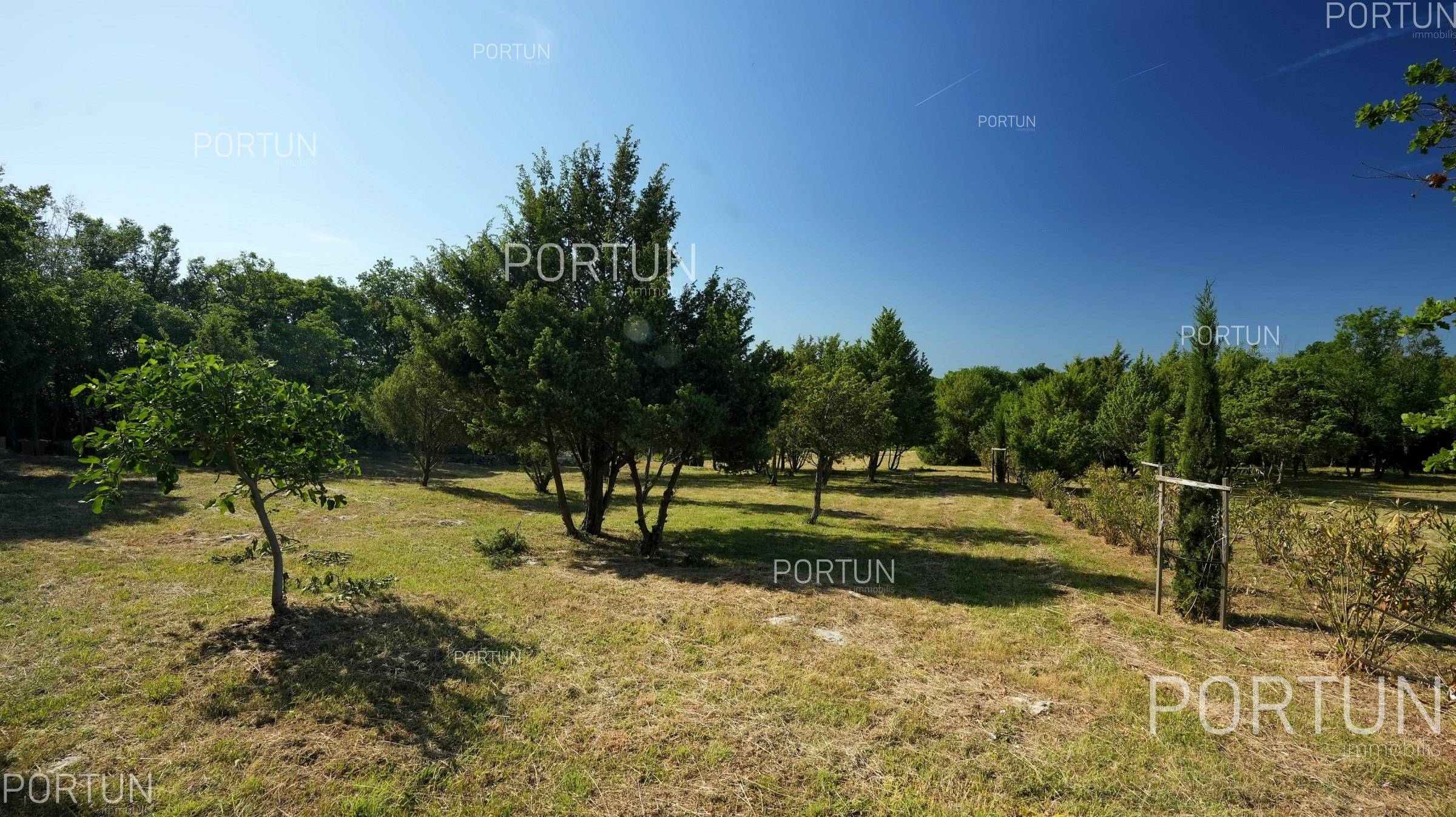 Zemljište na prodaju Bale - 40638 - 01