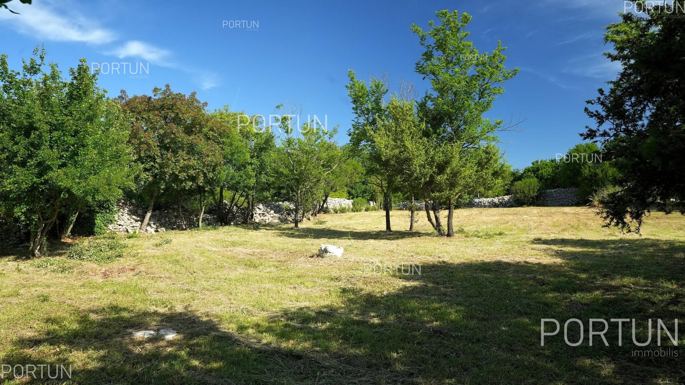 Zemljište na prodaju Bale - 40638 - 02
