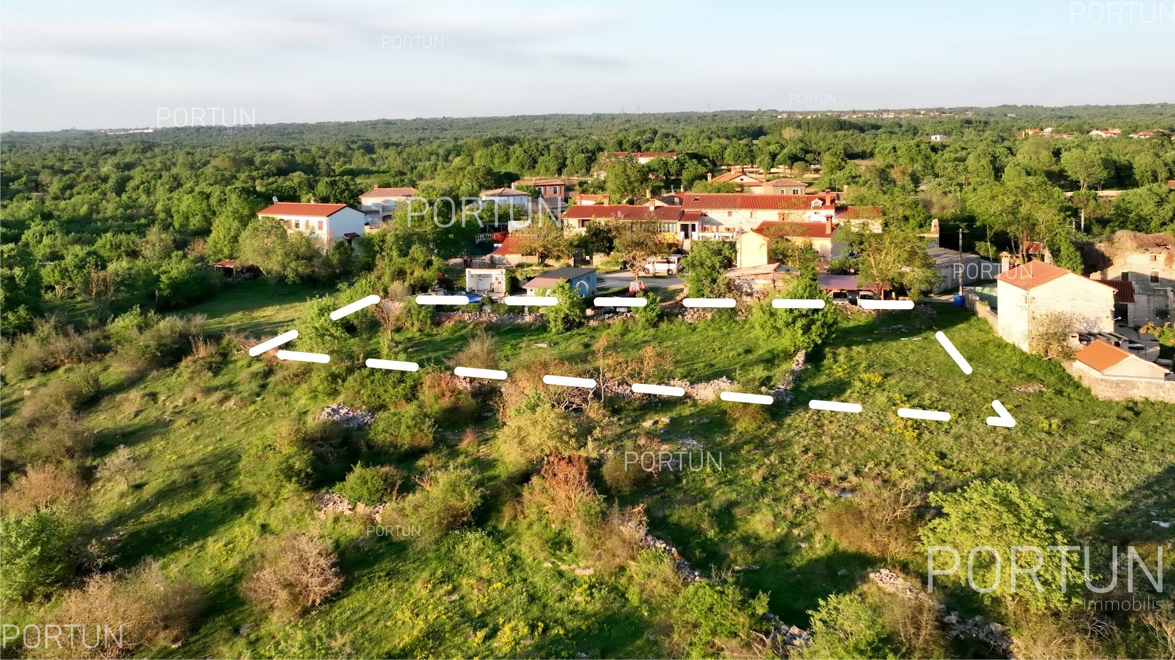 Zemljište na prodaju Bale - 40667 - 02