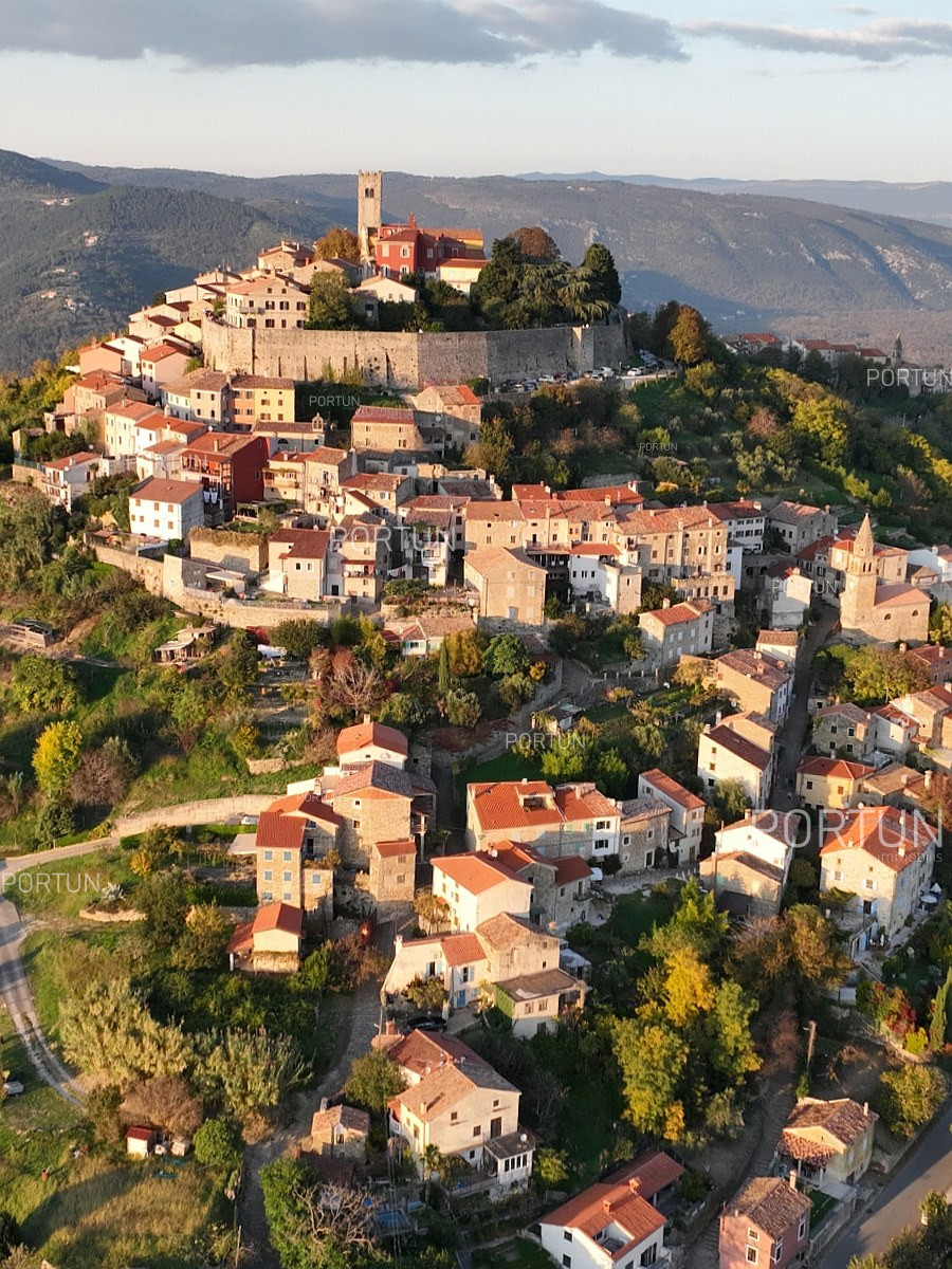 Motovun Bauland 02